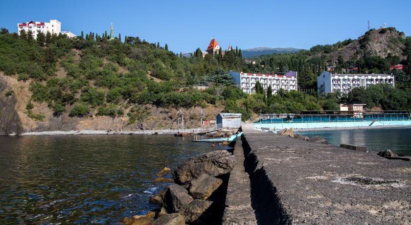 Алушта санаторий утес фото Номер Классический одноместный номер с видом на море в Гостиница САНАТОРИЙ УТЁС 